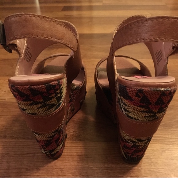 Betsey Johnson > Platform wedge heels - Picture 4 of 8